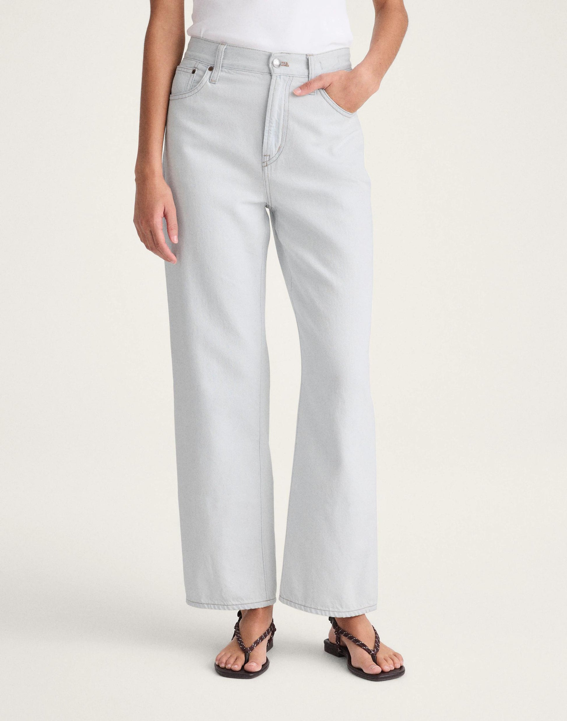 Madewell The Short Perfect Vintage Wide-Leg Crop Jean in Airy Denim Extracted Sky Wash