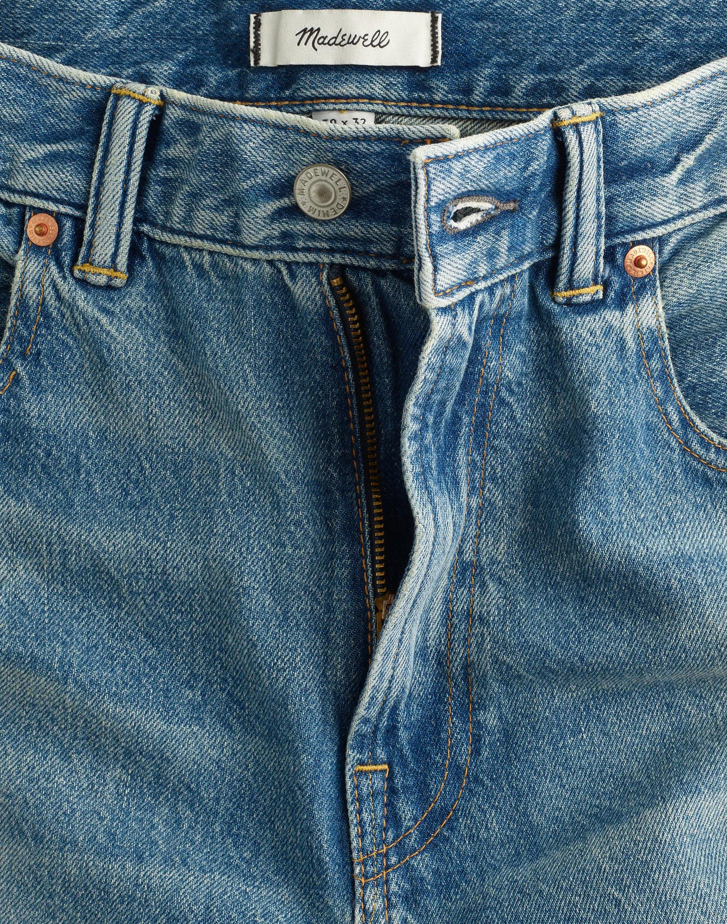 Madewell The 1991 Loose Straight Jean in Summerweight Denim Ledgewood Wash