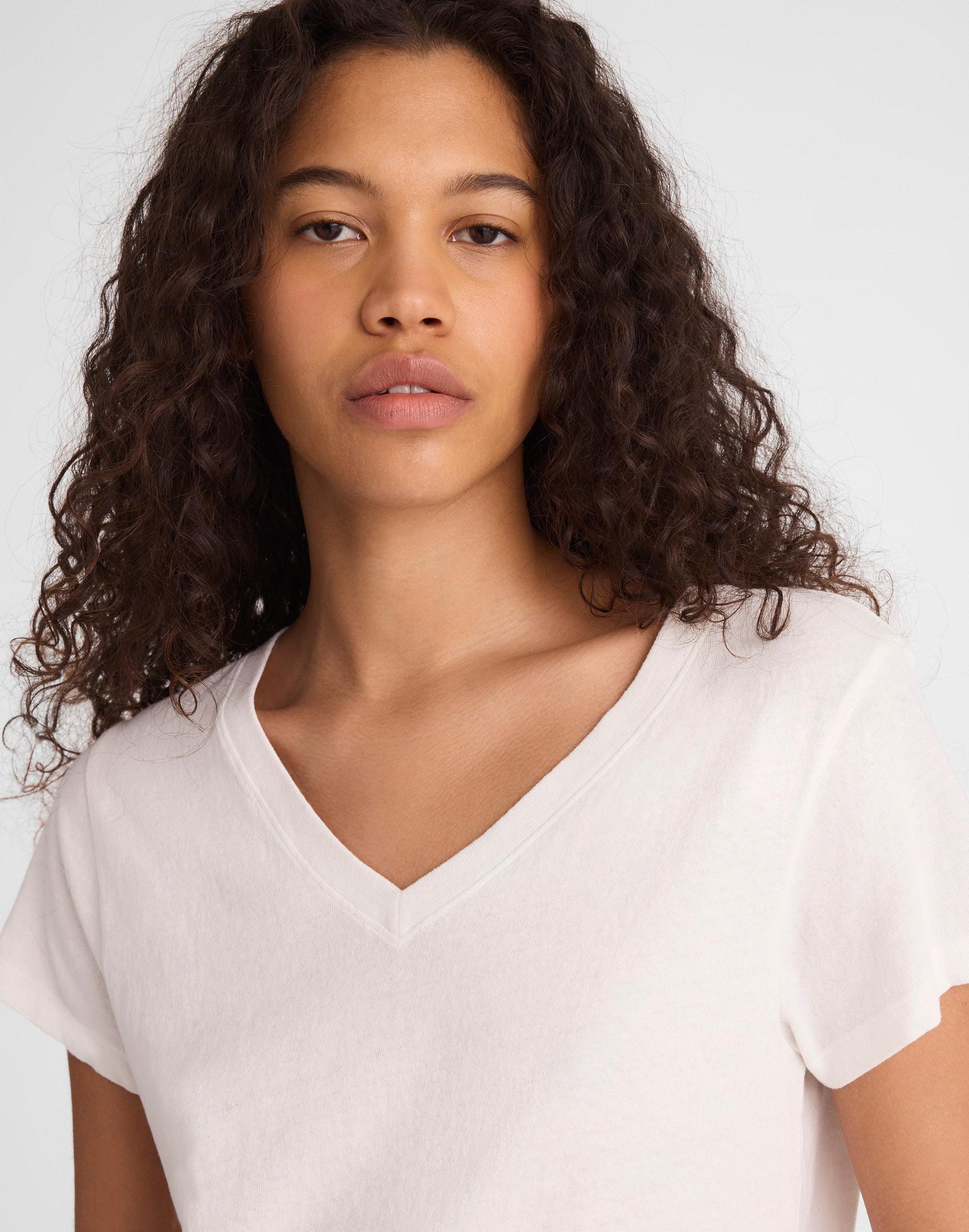 Madewell The Relaxed V-Neck Tee in Vintage Jersey White