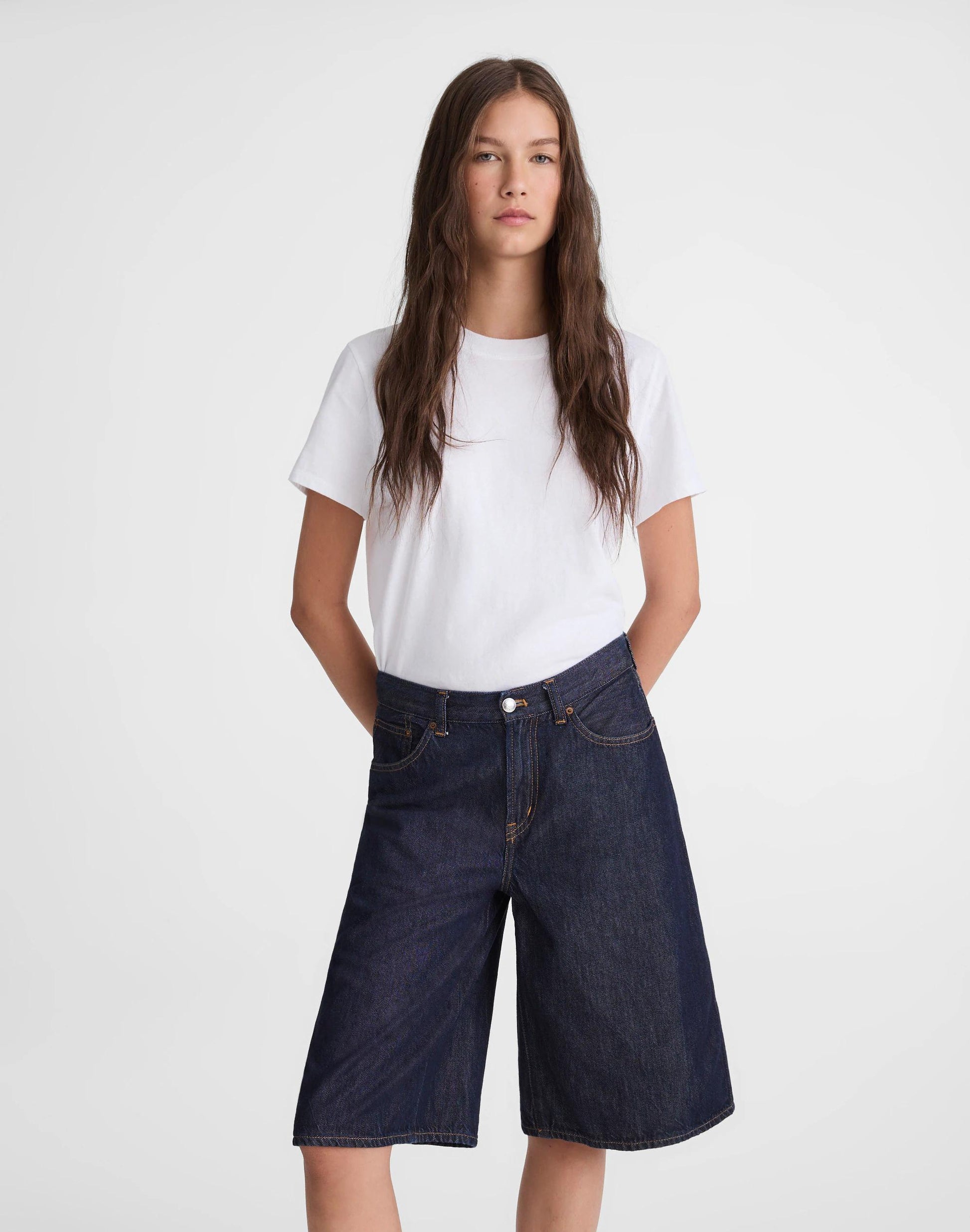 Madewell The V-Waist Bermuda Short in Airy Denim Rinse Wash