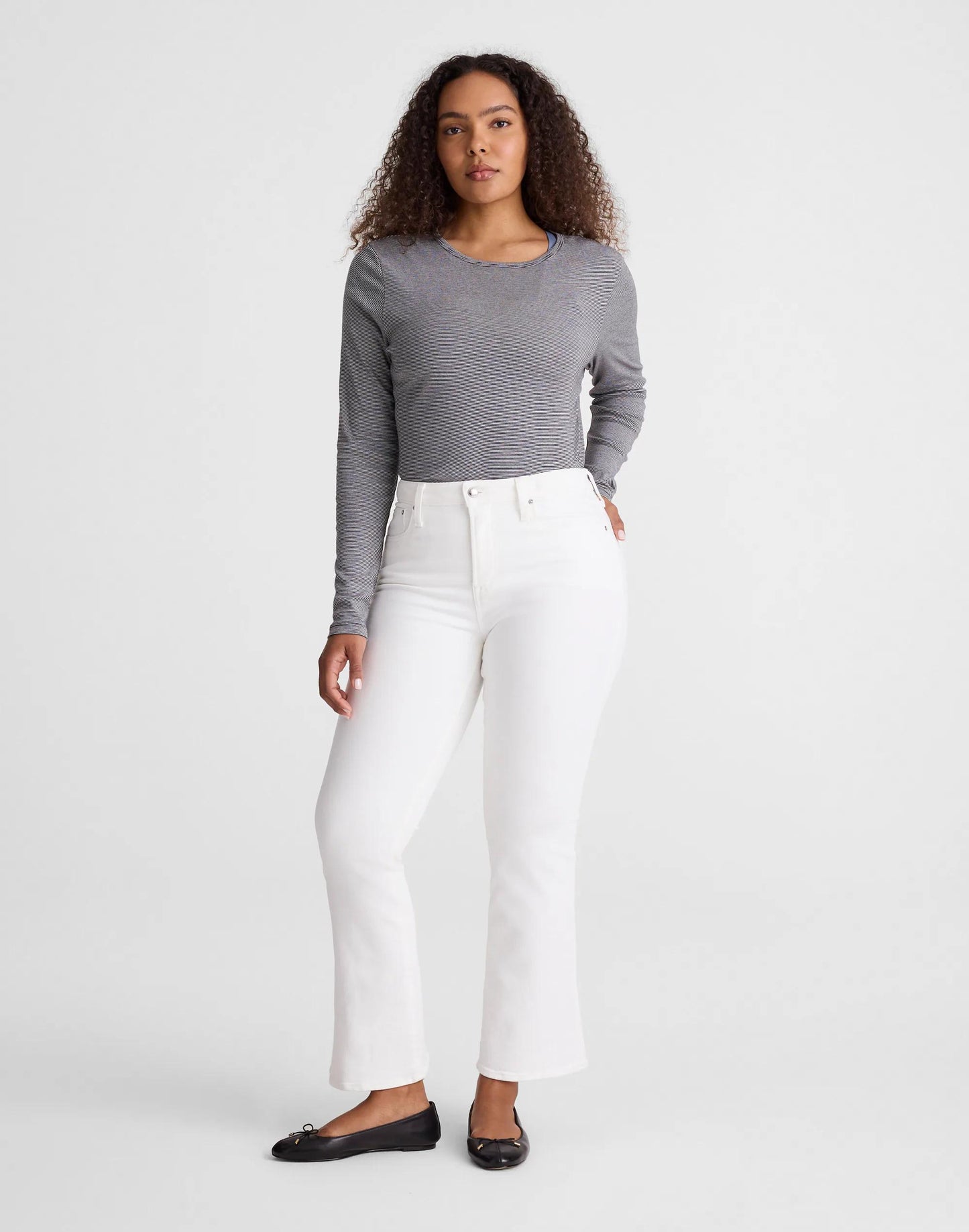 Madewell The Curvy Flare Crop Jean in Super Stretch Denim Tile White
