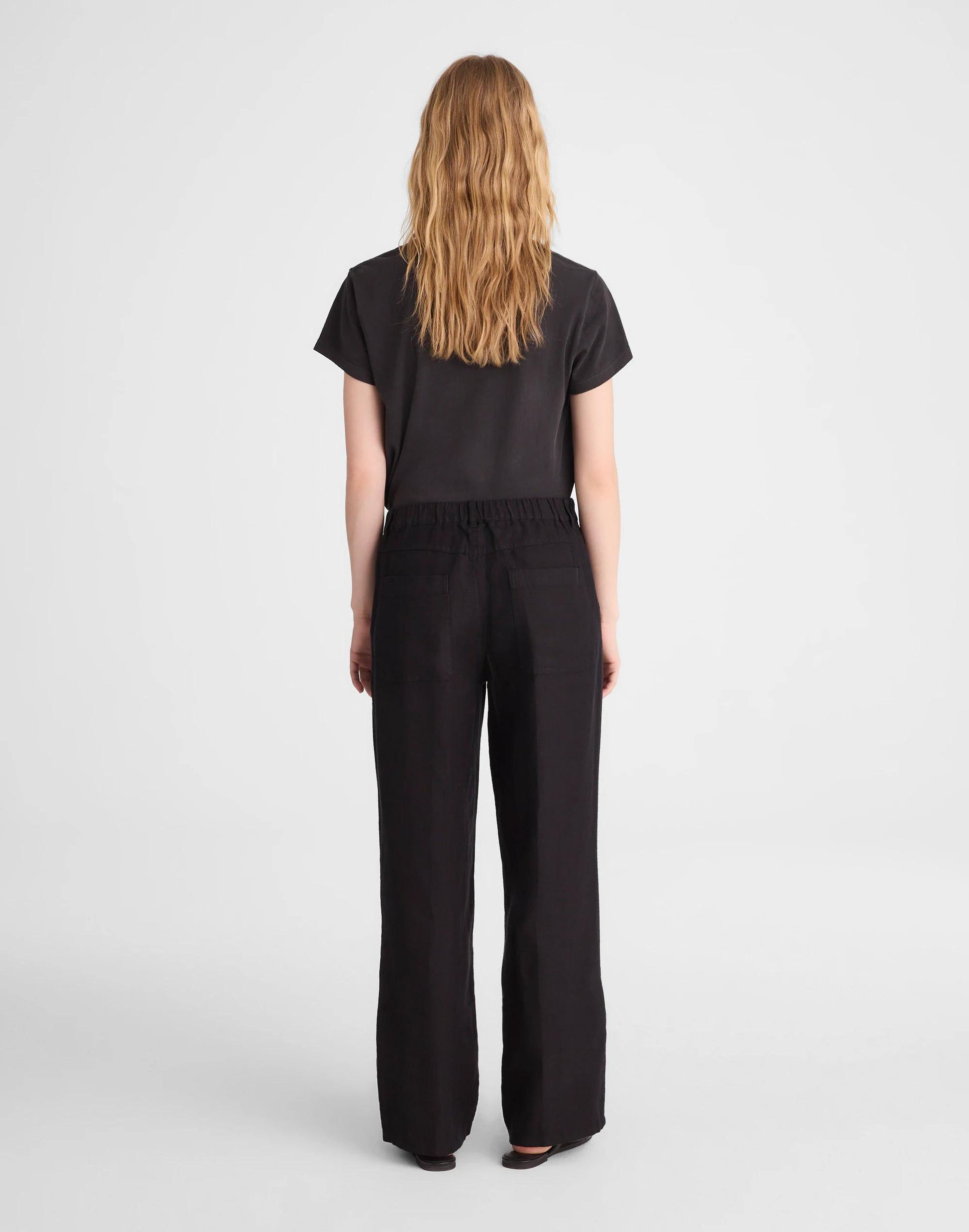 Madewell The Zoe Relaxed Straight Pant in 100% Linen Jet Black