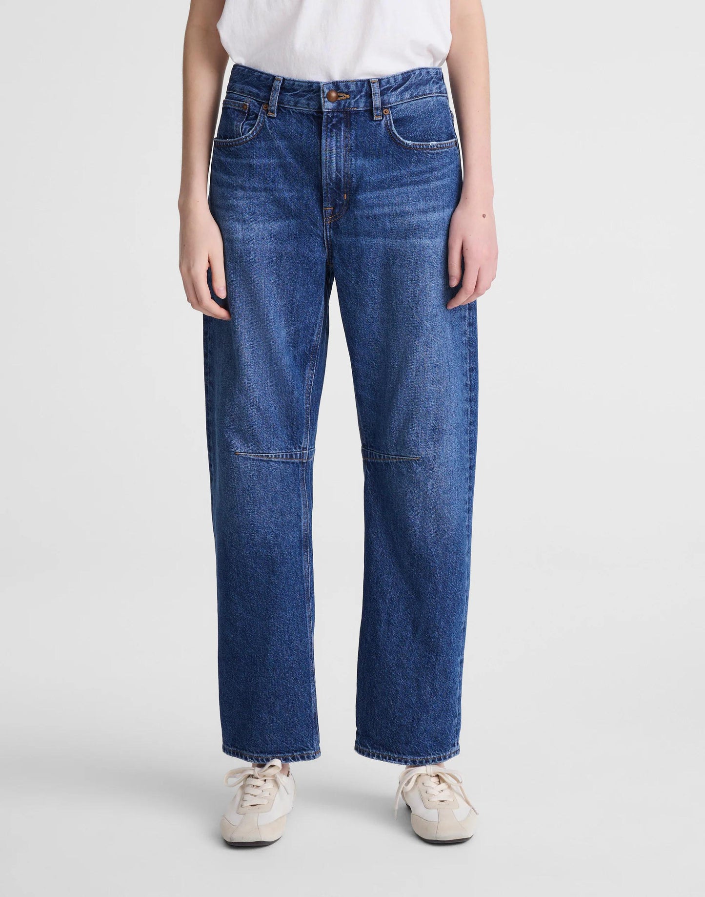 Madewell Circular Darted Barrel-Leg Jean Heirloom Wash