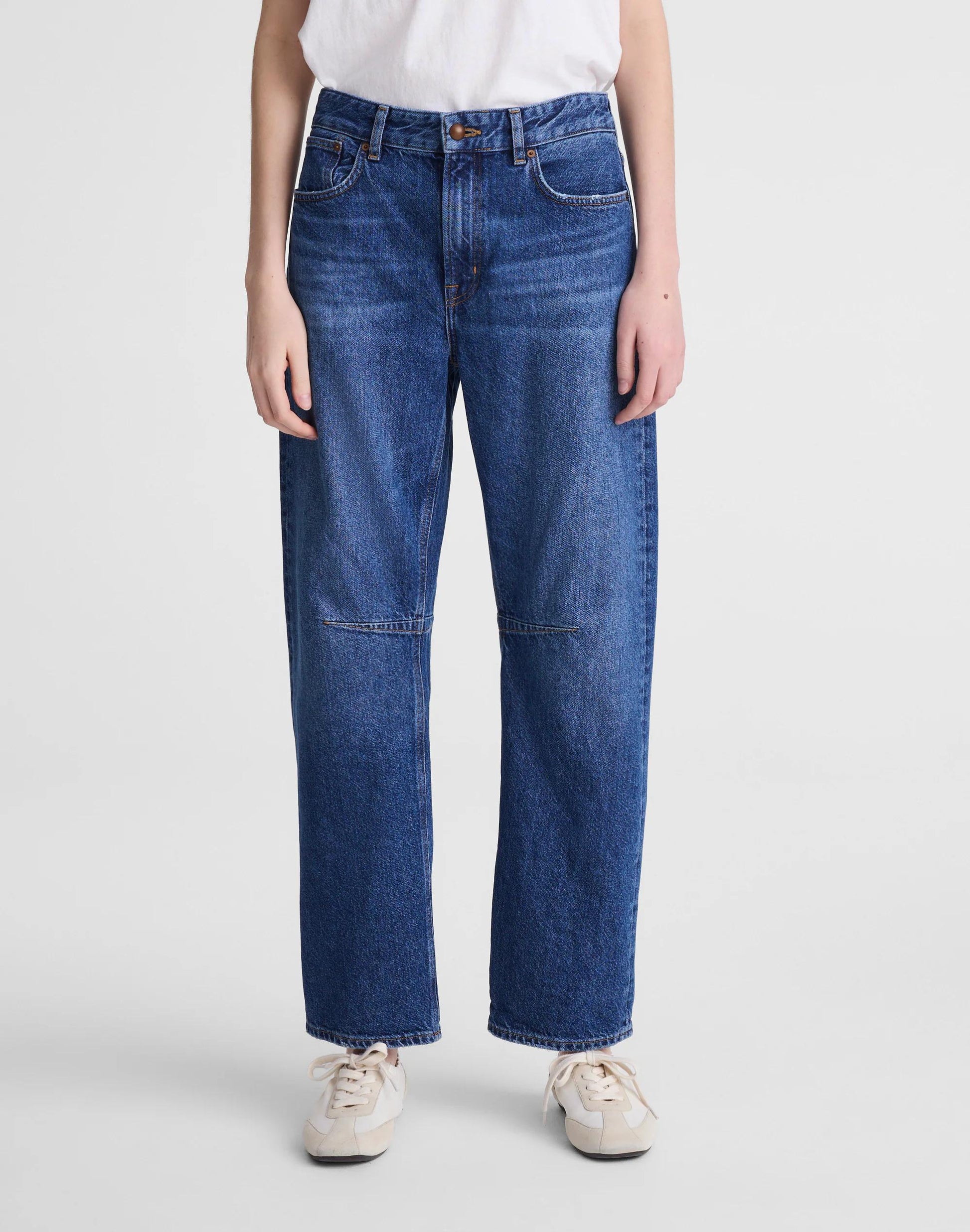 Madewell Circular Darted Barrel-Leg Jean Heirloom Wash
