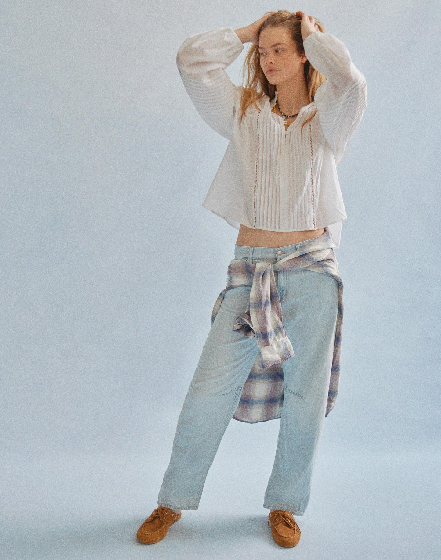 Madewell The Short Darted Barrel-Leg Jean in Airy Denim Laguna Wash