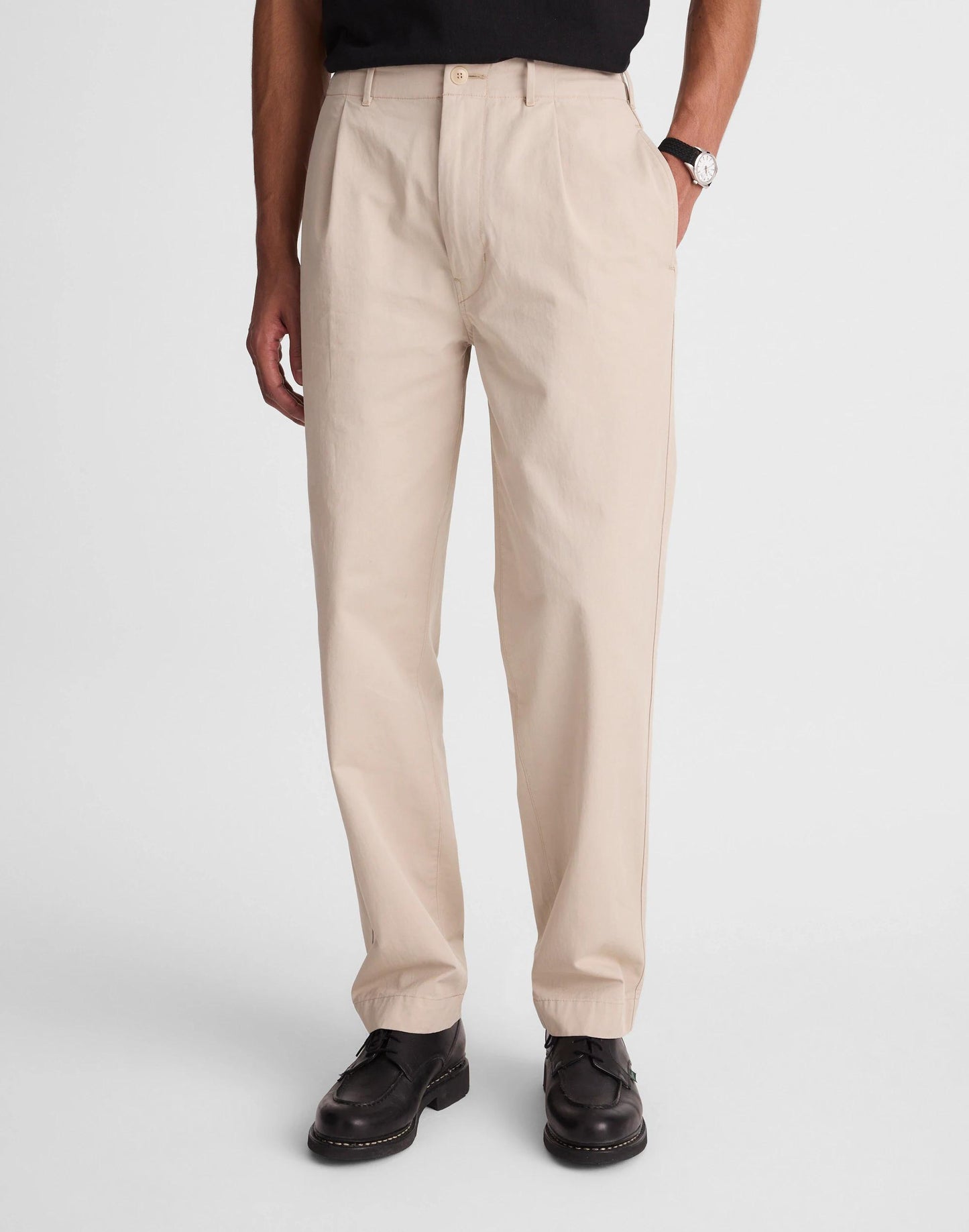 Madewell Pleated Chino Pants in Uniform Twill Toasted Cashew