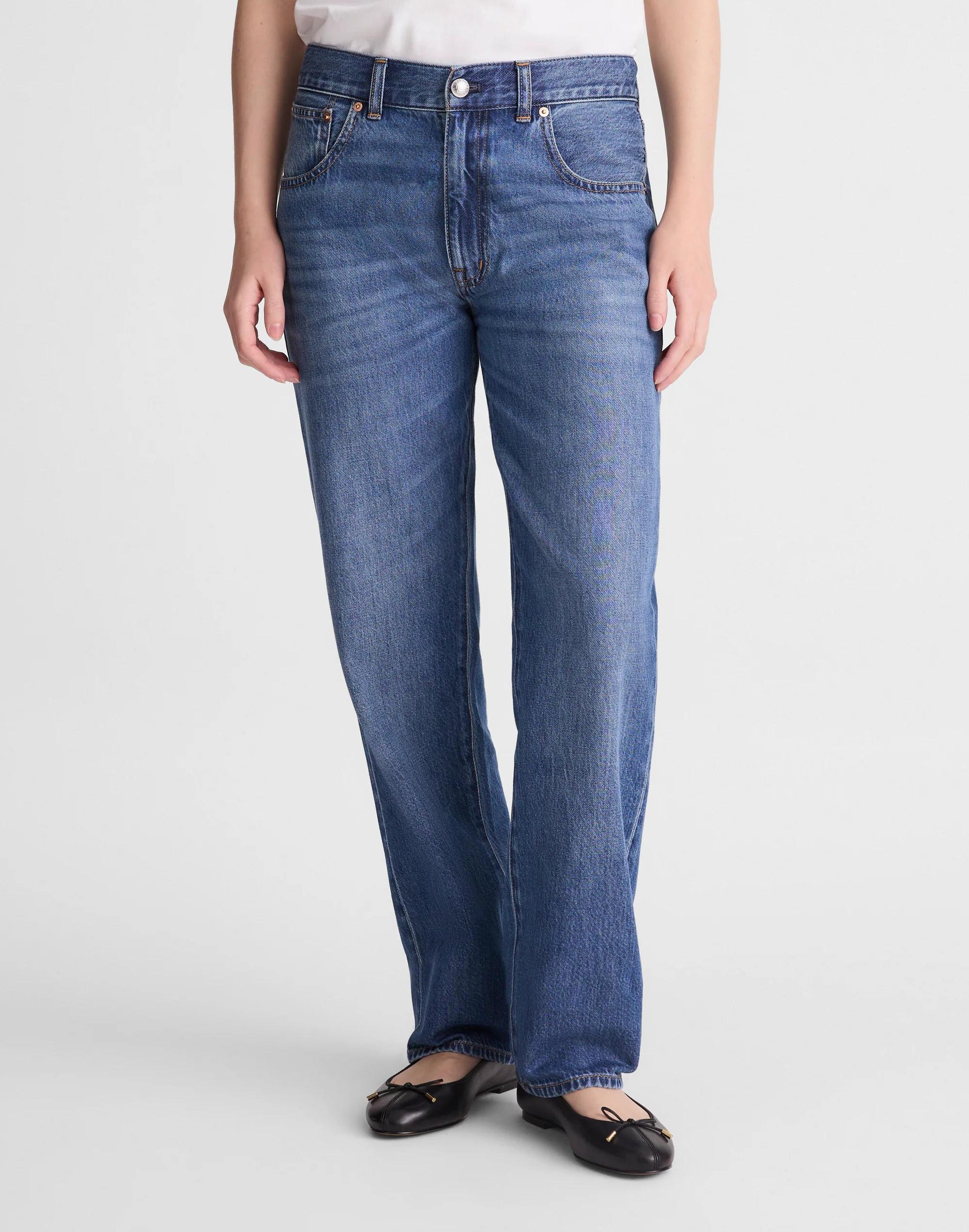 Madewell The Dean Easy Straight Jean in Airy Denim Birkdale Wash