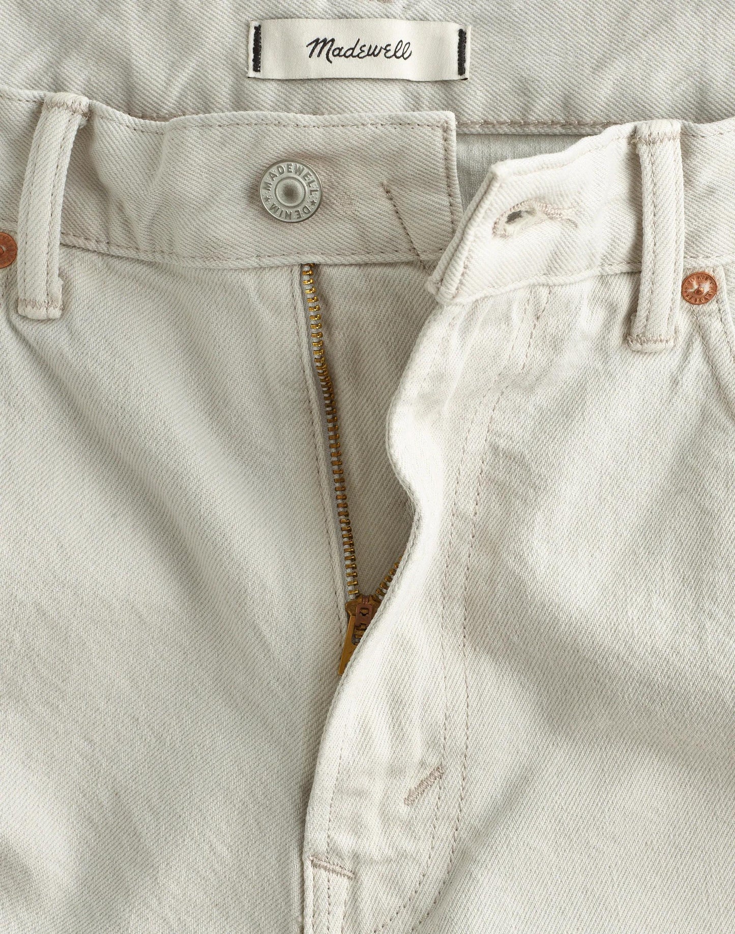 Madewell Relaxed Taper Jeans in Summerweight Denim Aluminum